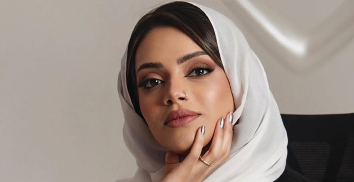 سارة فؤاد.. المصممة السعودية التي أضاءت أسبوع ميلانو للموضة بإبداع شرقي معاصر