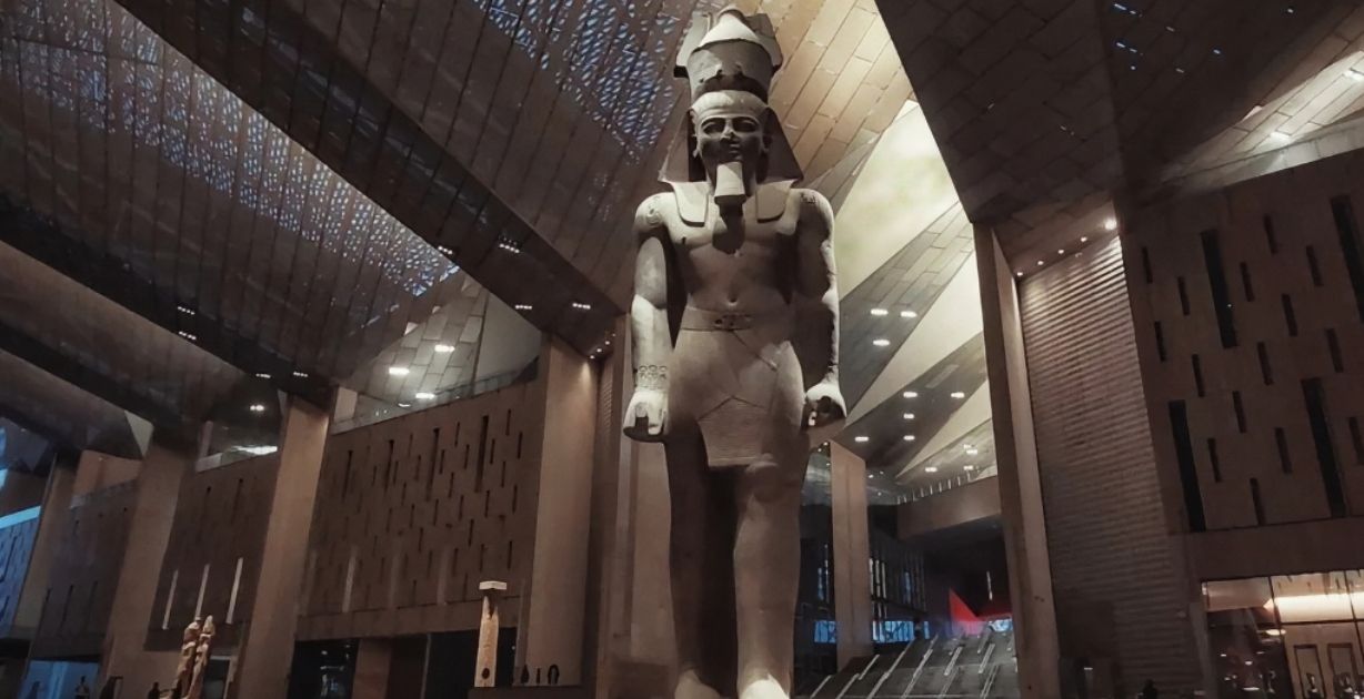 أزياء حفل افتتاح المتحف المصري الكبير بتوقيع لبناني