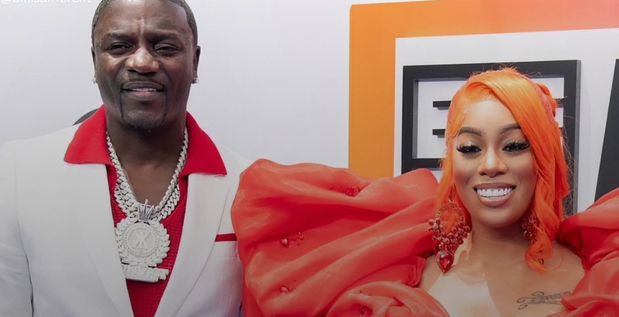 النجم العالمي Akon على خطى أشرف الحكمي: انفصال وهروب من تعويض الزواج بعد 29 عامًا