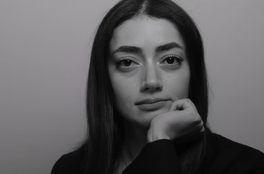 بلستيا العقاد تخوض أولى تجاربها التمثيلية في "الزائر"