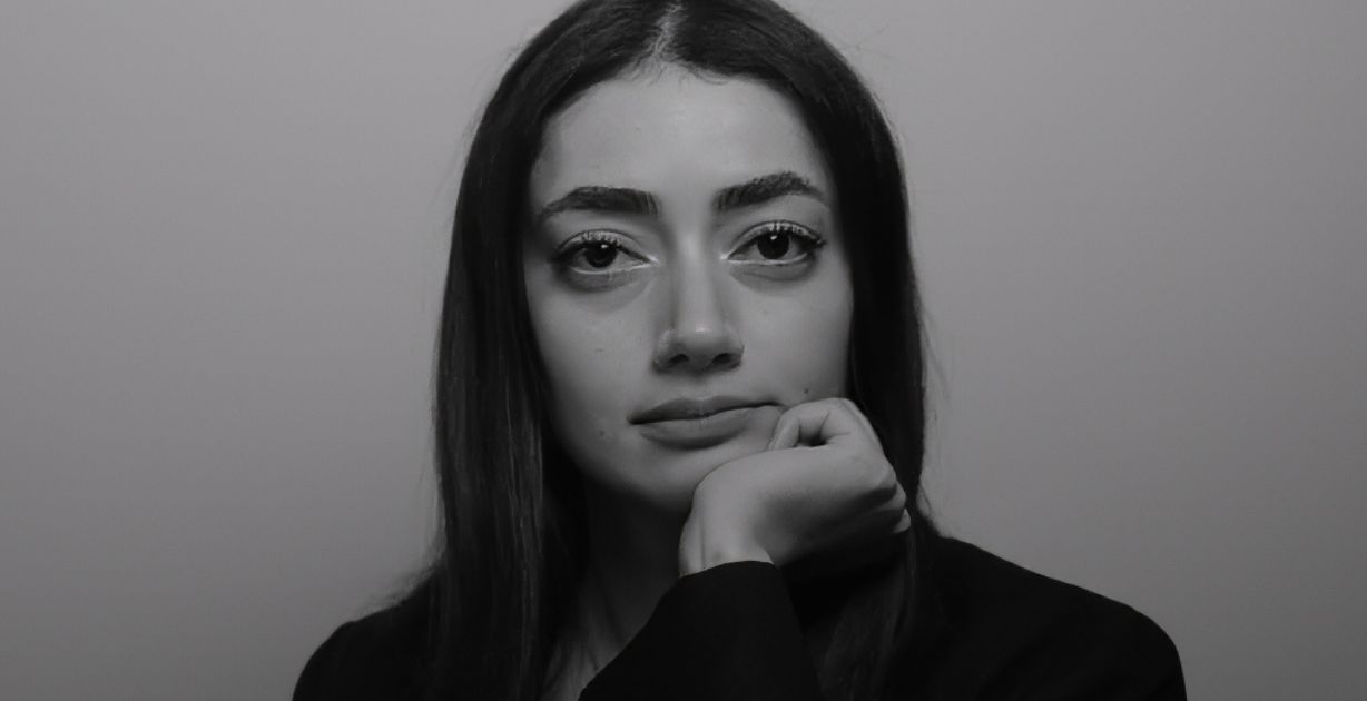 بلستيا العقاد تخوض أولى تجاربها التمثيلية في "الزائر"