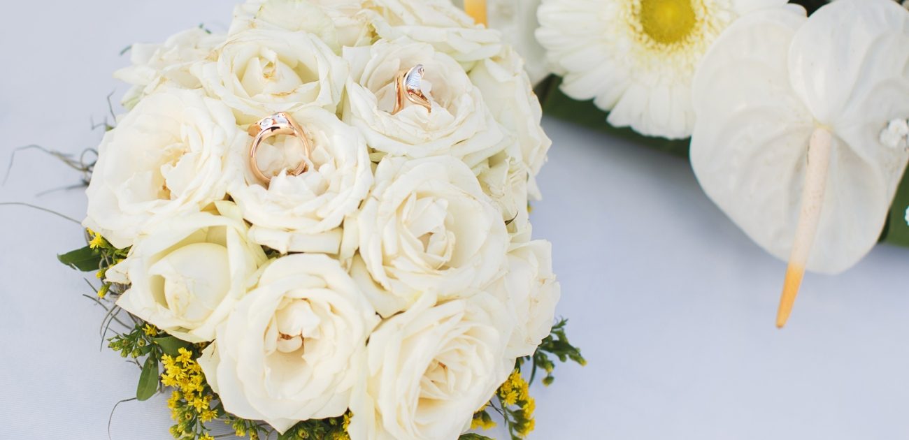 كيفية انتقاء أبرز موديلات بوكيه ورد ابيض