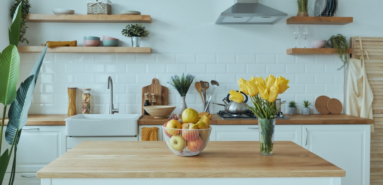 تعرفي على أجمل التصاميم لديكور شباك مطبخ