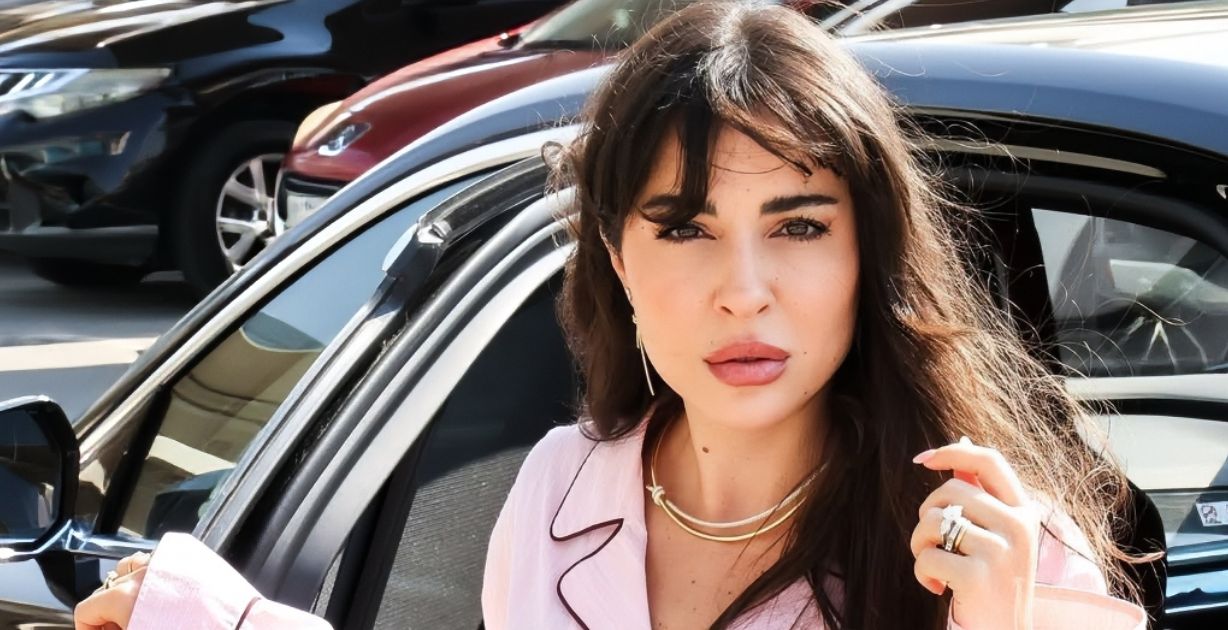 سارة أبي كنعان تكشف تجربتها كزوجة أب ونصيحتها للمقبلات على الزواج من رجل منفصل