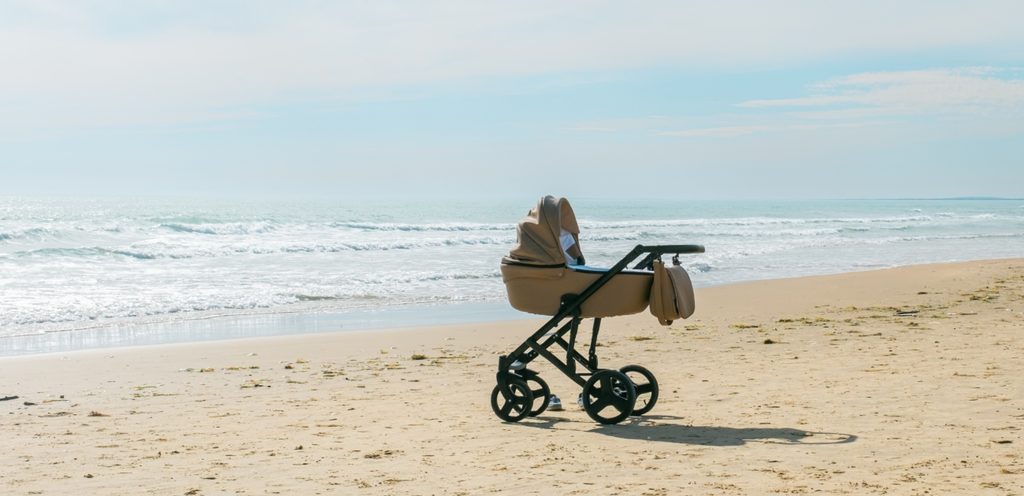 كيف تختارين عربة أطفال سفر مناسبة؟ اكتشفي التفاصيل