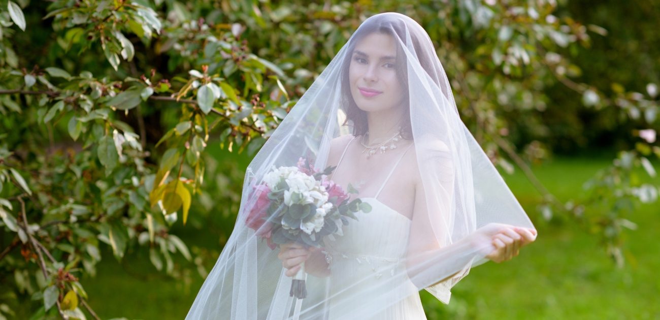 كيفية اختيار طرحة عروس قصيرة وطويلة وفقًا لفستان زفافكِ!