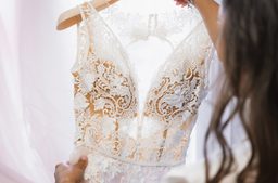 موديلات فساتين ناعمه دانتيل: لإطلالة راقية وفخمة