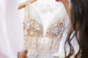 موديلات فساتين ناعمه دانتيل: لإطلالة راقية وفخمة