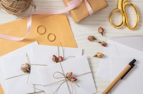 أشكال تصاميم متنوعة لكرت دعوة زفاف اختاري منها ما يناسبكِ!