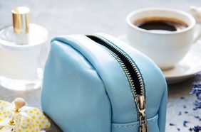 شنطة مكياج كبيرة: أهم القطع التي لا يجب الاستغناء عنها!