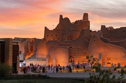 موسم الدرعية ينطلق بفعاليات وبرامج ثقافية وترفيهية تُحاكي إرث وتاريخ الدرعية الأصيل