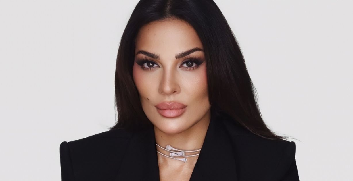 نادين نجيم تحصد جائزة التميّز في حفل Fashion Factor بإطلالة شبكية لافتة