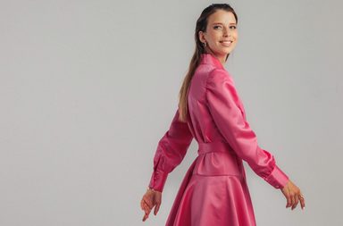 موضة الوردي: لوكات مميزة لدعم أكتوبر الوردي!