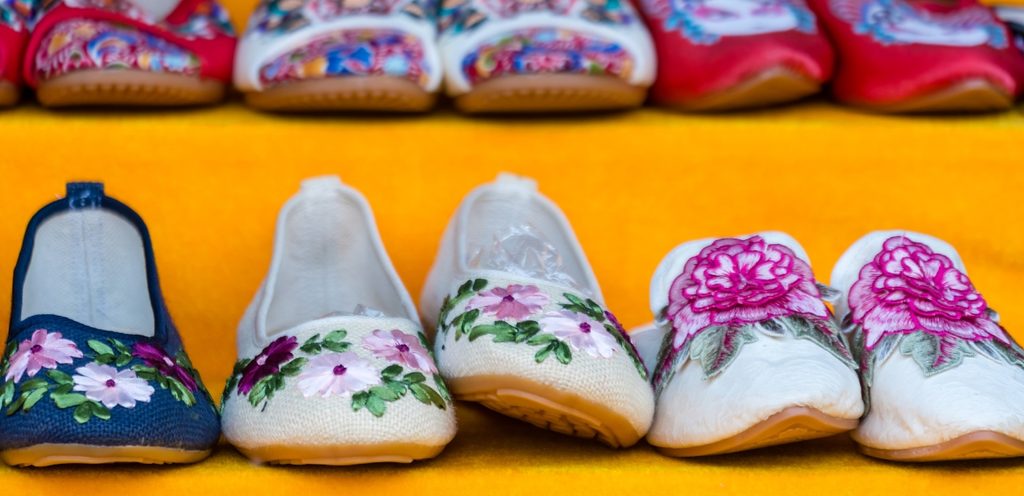 أنواع أحذية أطفال بنات ونصائح حول كيفية اختيارها!