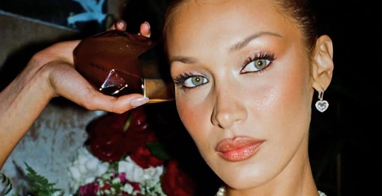 بيلا حديد تخطف الأضواء في الكويت بإطلاق عطرها المبتكر "أوريبيلا"