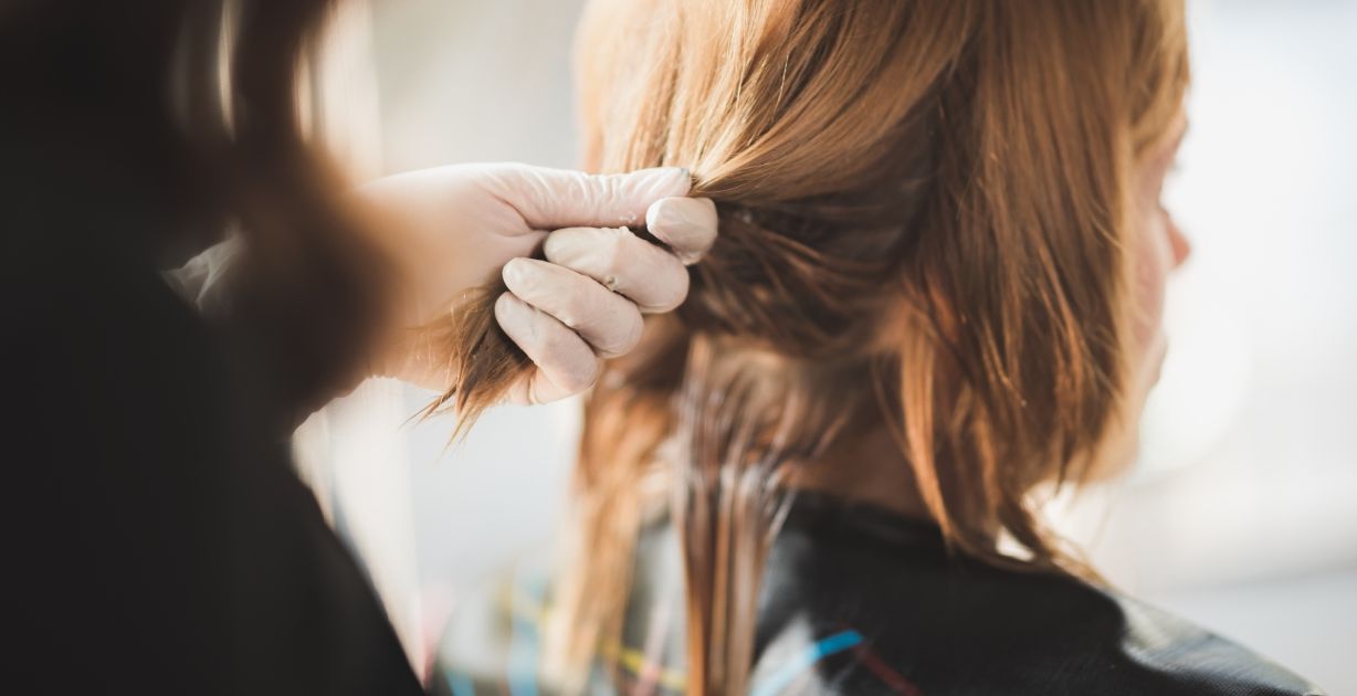 تعرفي على أبرز تسريحات شعر للمدرسة سهلة وسريعة