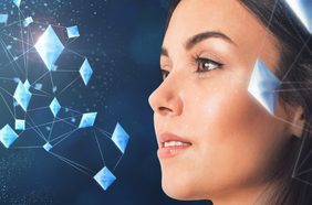 عصر جديد للجمال: كيف يستخدم الذكاء الاصطناعي بياناتكِ لتغذية بشرتكِ؟