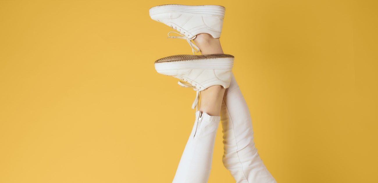 كل ما تودين معرفته عن تفسير حلم الحذاء الأبيض للمتزوجة