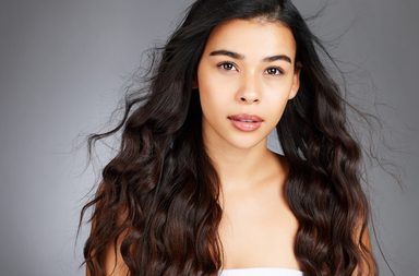 أبرز تسريحات ويفي لإطلالة ساحرة في المناسبات