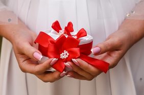 أفكار رائعة لهدايا الخطوبه للعروس انتقي منها الأفضل!