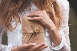 هدايا نسائية مميزة.. اختاري منها ما يناسبكِ!