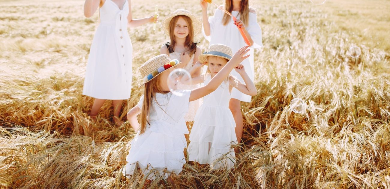 فساتين أطفال أبيض: 10 أفكار مميزة ورائعة اختاري منها الأجمل!