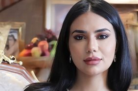 لبنى عبد العزيز تشوّق جمهورها بالكشف عن أول تجربة كوميدية لها في مسلسل "الباء تحتها نقطة"