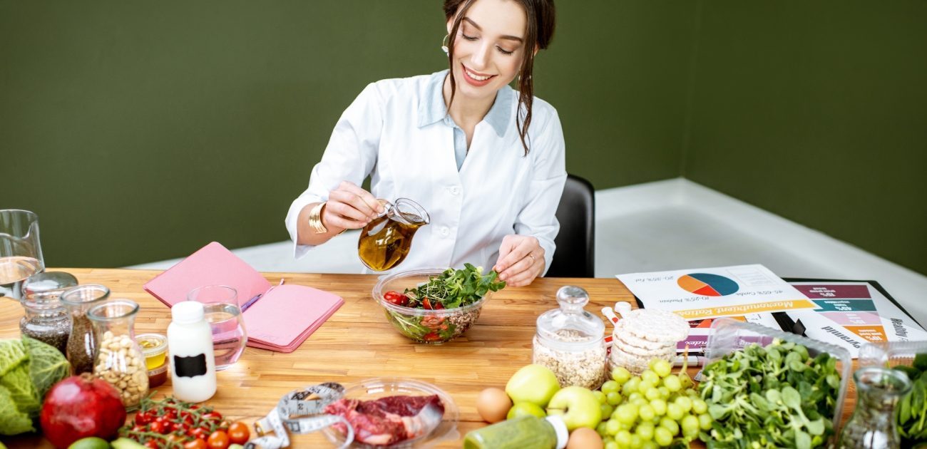 أكلات فيها فيتامين د من أهمها سمك السلمون والفطر الأبيض