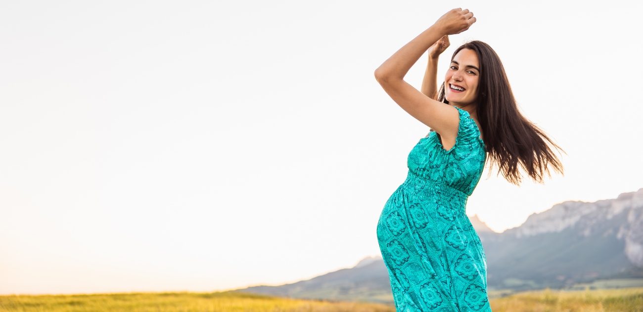 فساتين حوامل للعيد: نصائح مهمة اتبعيها لإطلالة جذابة!