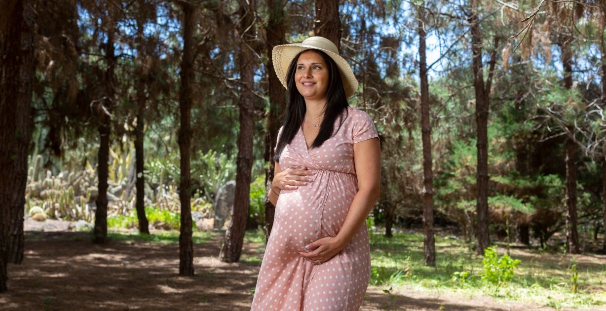 فساتين حوامل للعيد: نصائح مهمة اتبعيها لإطلالة جذابة!