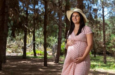 فساتين حوامل للعيد: نصائح مهمة اتبعيها لإطلالة جذابة!