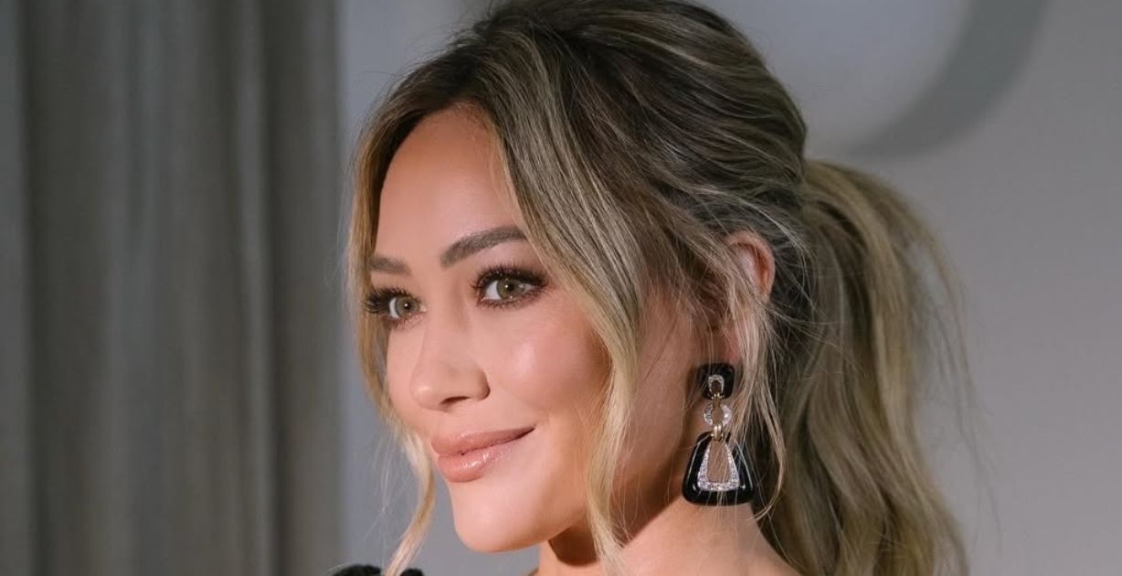 هيلاري داف تعود للأضواء بأغنية جديدة بعد عشر سنوات من الإنقطاع