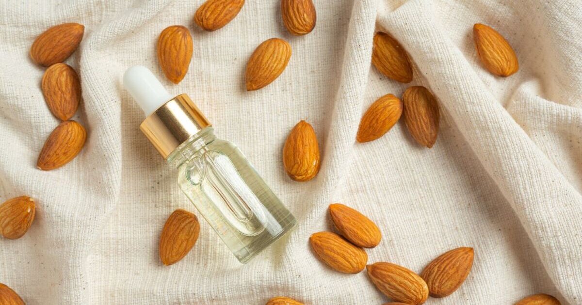 زيت اللوز المر للبشرة
