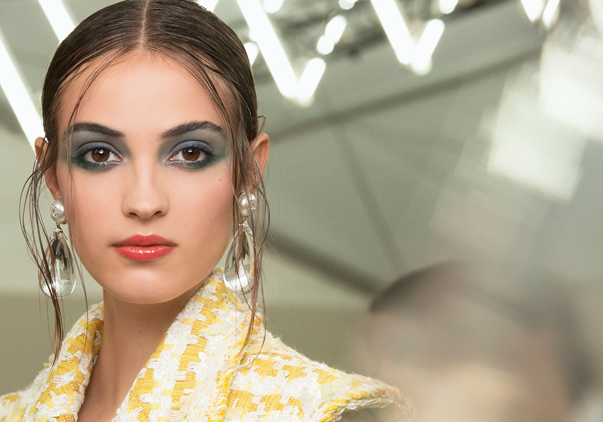 خطوات ماكياج CHANEL في عرض الألبسة الجاهزة لربيع وصيف 2018