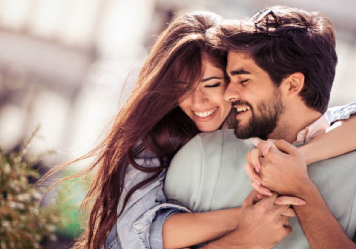 المرأة التي تفوق زوجها طولاً