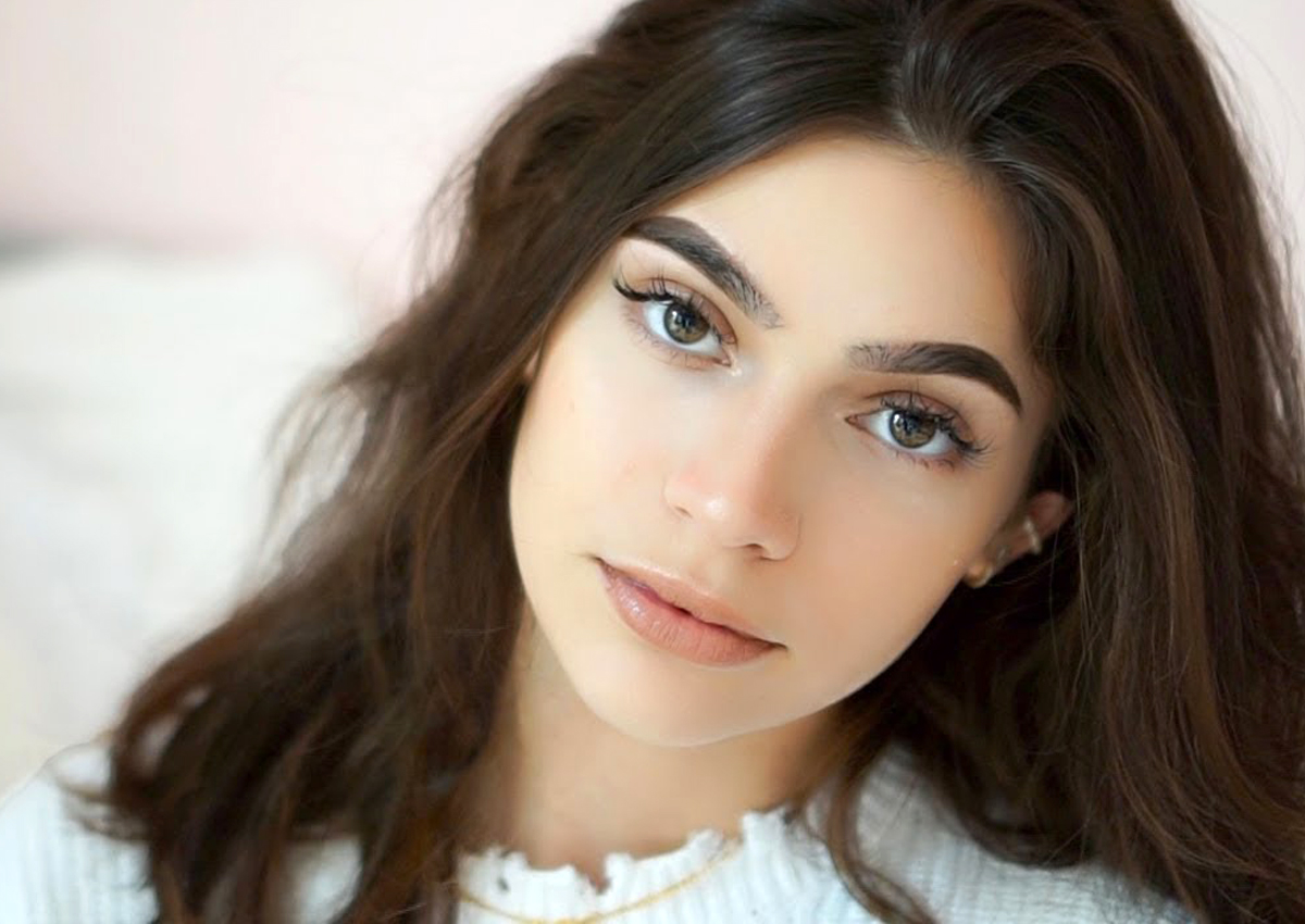 3 أخطاء ماكياج لا ترتكبينها قبل اتخاذ الصورة الشمسية