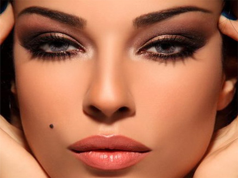 كيف احط مكياج بنفسي بالخطوات