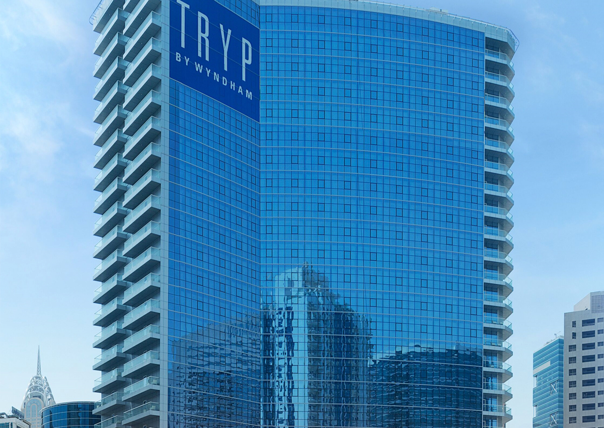 ياسمينة تزور فندق TRYP by Wyndham في دبي والتجربة أكثر من مريحة