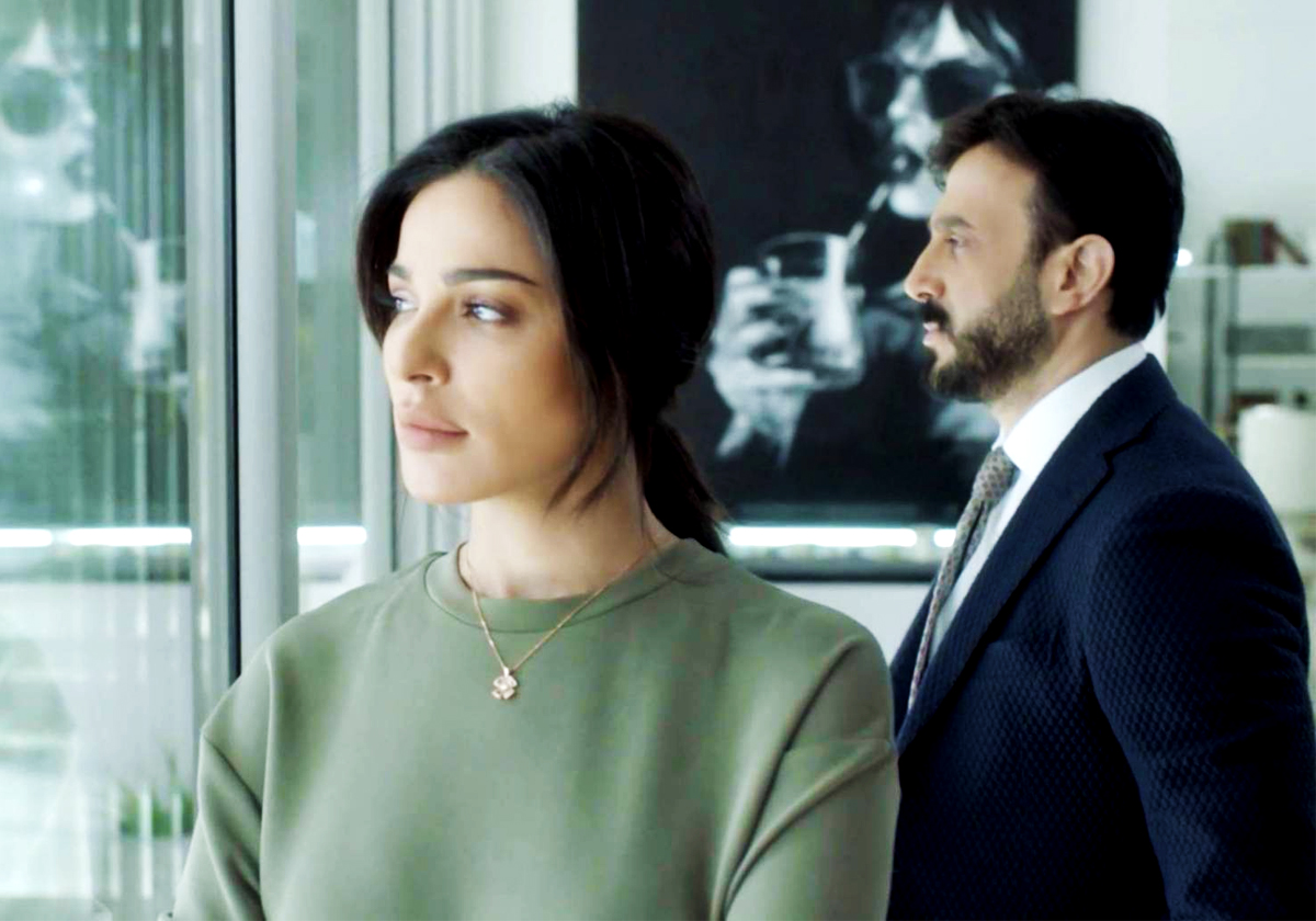 أبرز الأخطاء الاخراجية في مسلسل خمسة ونص