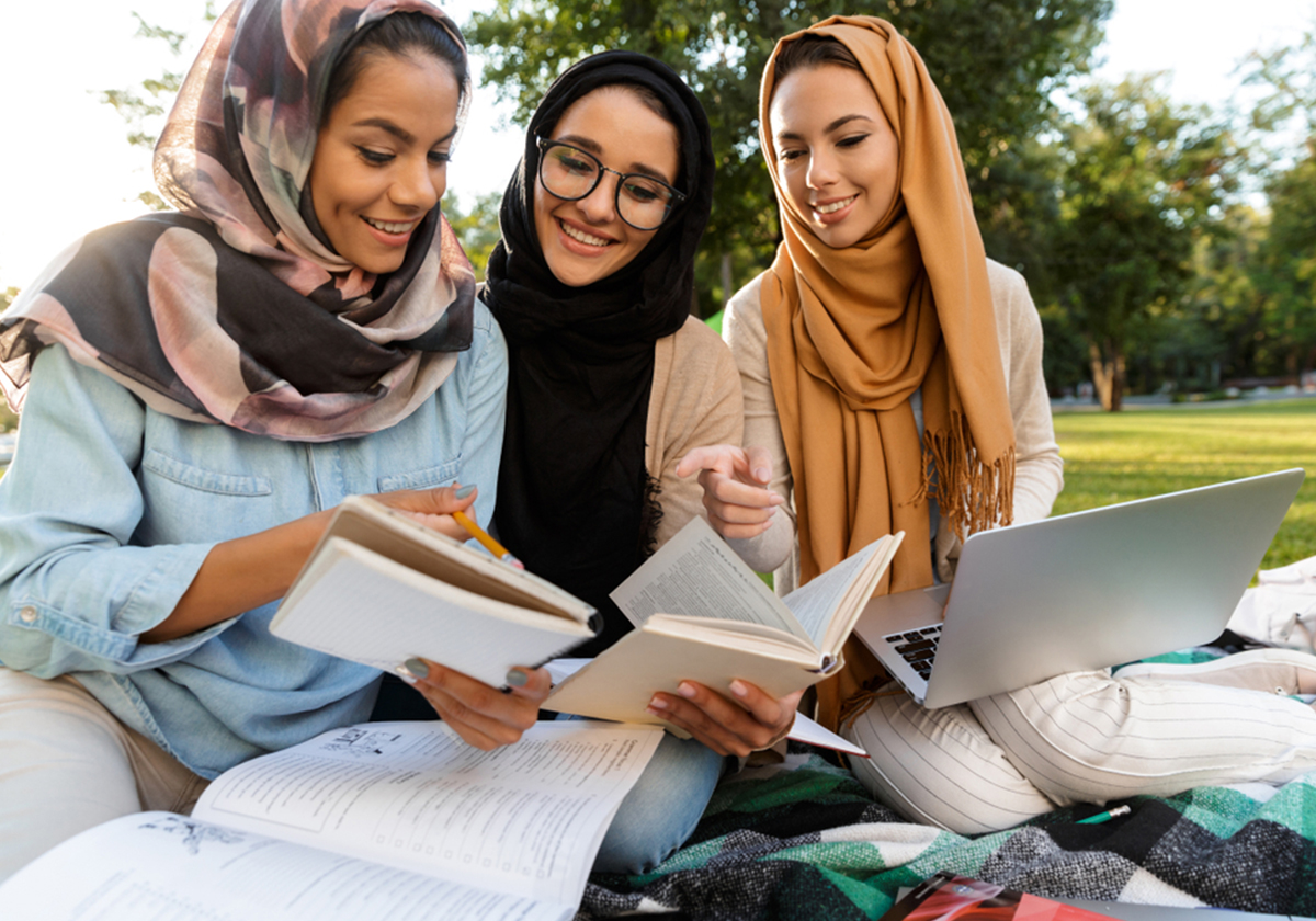المرأة السعودية الأولى عربياً والعاشرة عالمياً في التعليم
