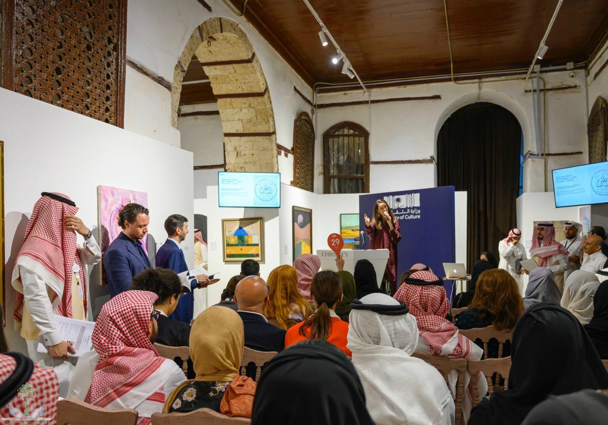 الحضور اثناء مزاد الفن للبلد