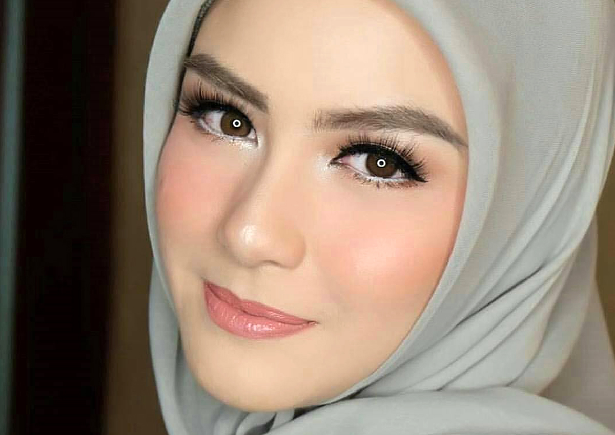 أخطاء ماكياج لا تناسب الحجاب إنتبهي من اقترافها عن غير قصد  