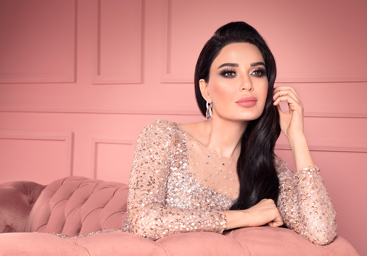 تعاون مميّز يجمع MAC Cosmetics مع سيرين عبد النور