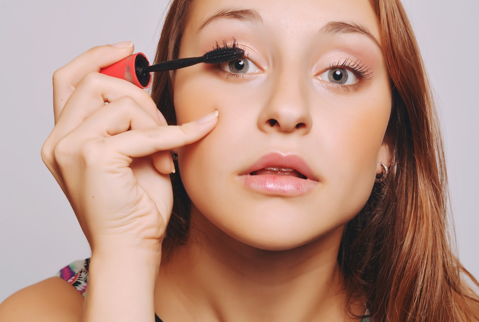 اسهل طريقة تركيب الرموش بدون صمغ