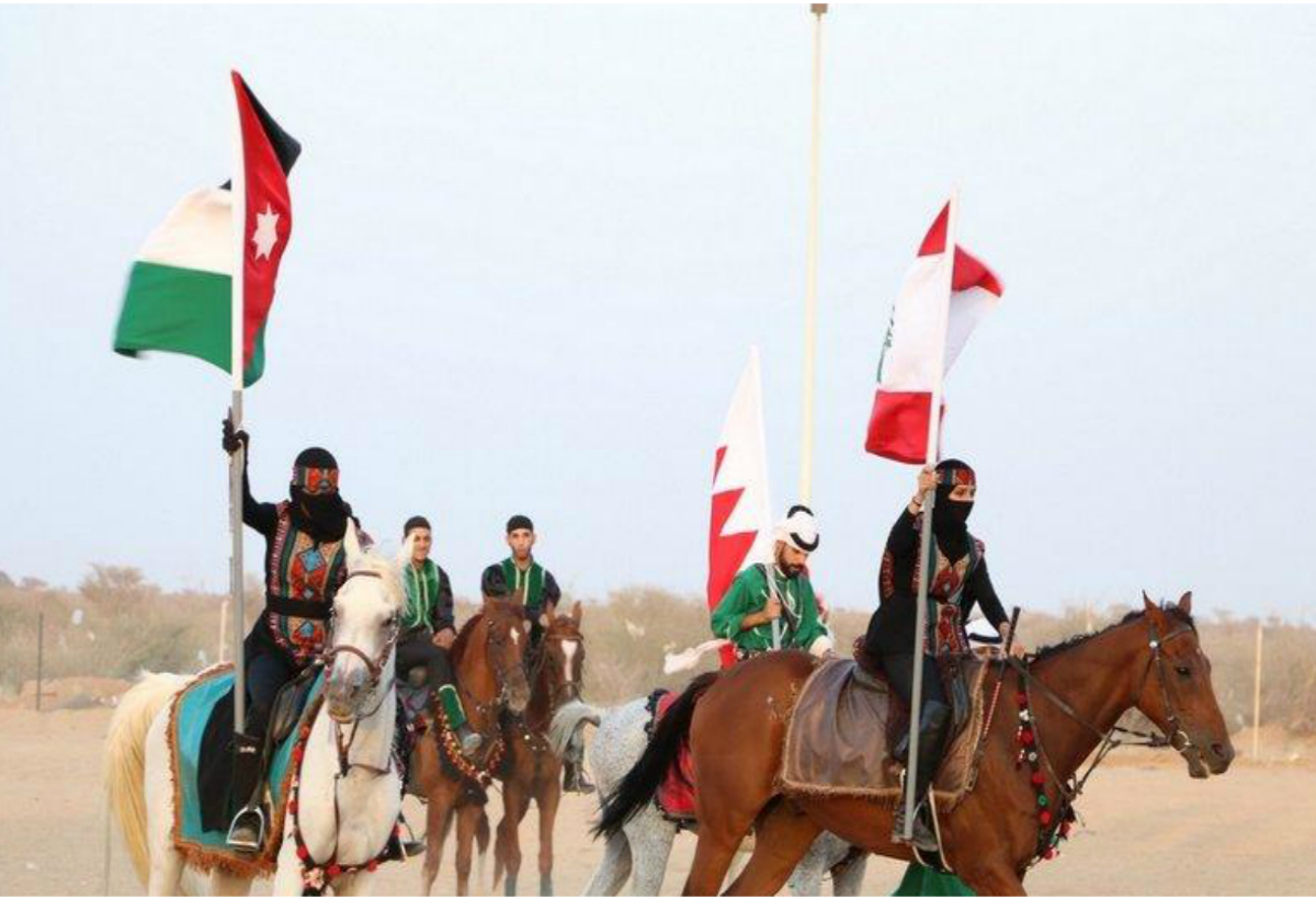 فقرة من فقرات الإستعراض على الخيول