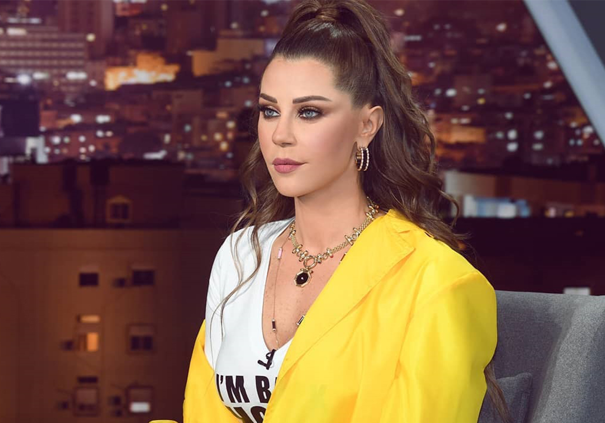 ازياء كارلا حداد
