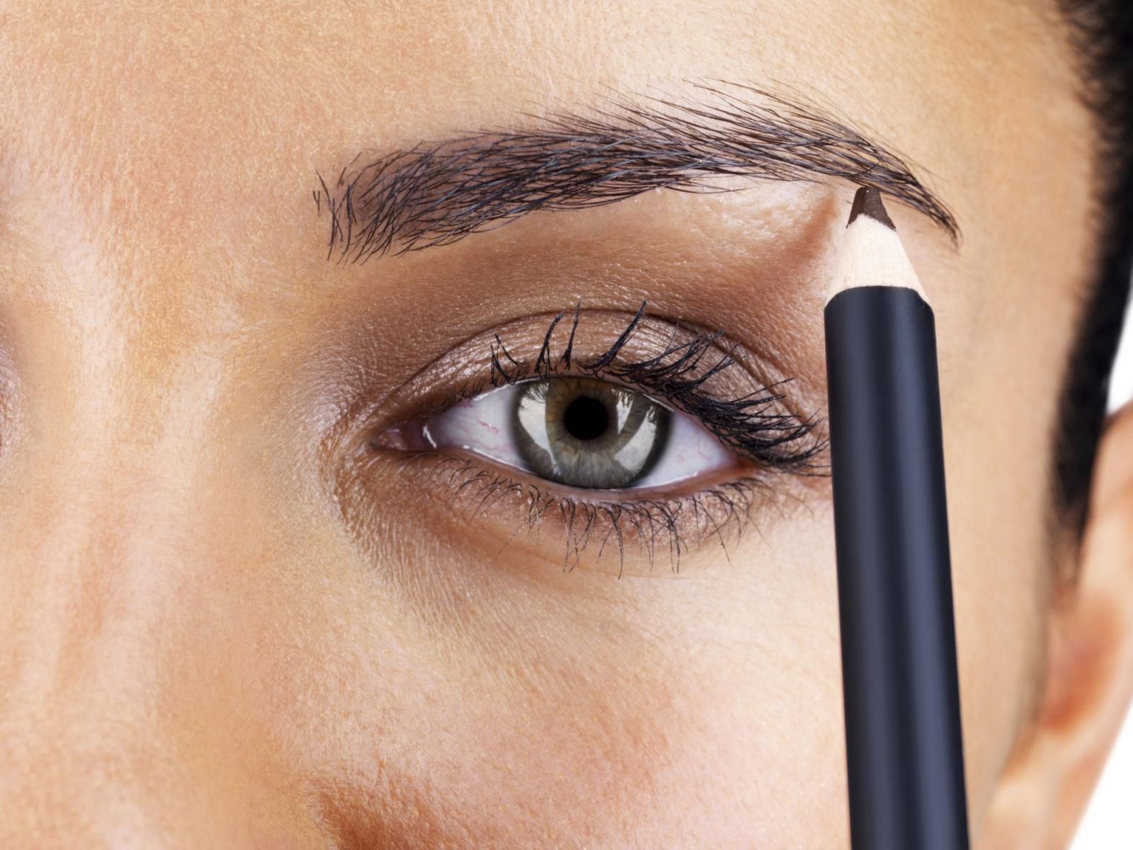 طريقة عمل رسمة حواجب طبيعيه