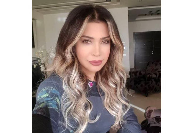بالصور، خطوات ماكياج روتينية لا تتخلى عنها نوال الزغبي لإبراز عيونها