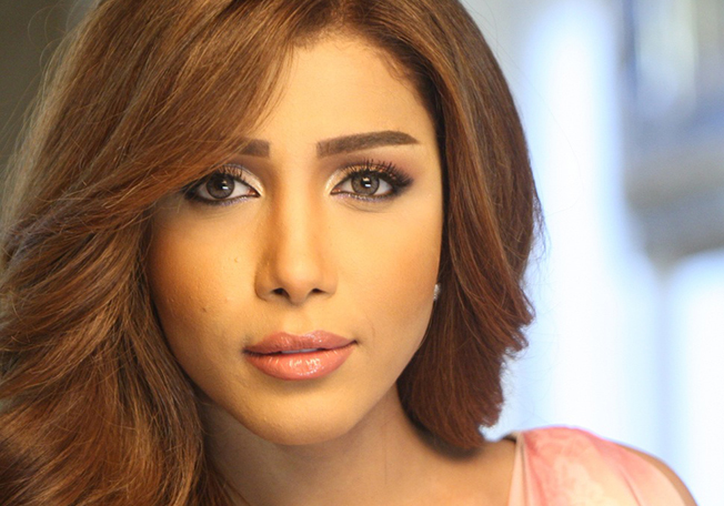 مكياج الفنانة أروى المتنوع