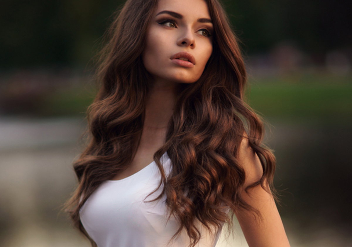 هكذا تحضّرين نفسك لحضور حفل زفاف صديقتك